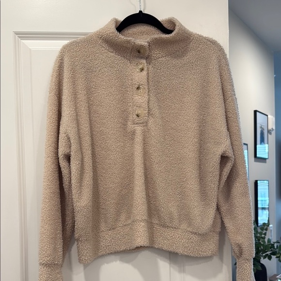 Vestique Beige Sherpa Pullover - Picture 1 of 4